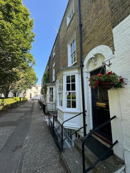 2 Bed Georgian Cottage, Ramsgate Buitenkant foto